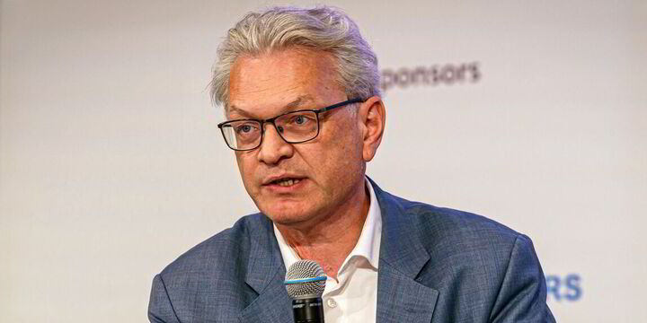 ‘Milestone’: John Fredriksen’s SFL confirms $1bn LNG boxship order