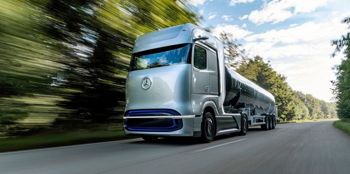 Shell, Volvo and Daimler join forces to commercialise hydrogen trucking in Europe - Vimarsana News