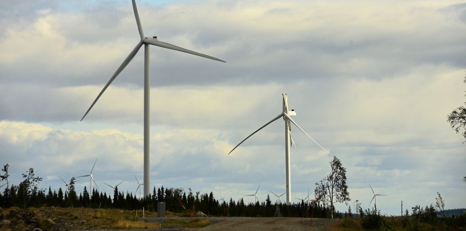 Blade failure hits flagship GE turbine at illfated wind farm tapped by