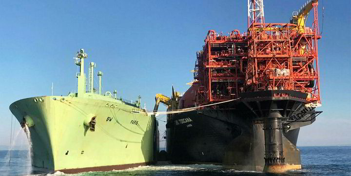 lng-carrier-rates-slide-below-break-even-but-market-sentiment-holds