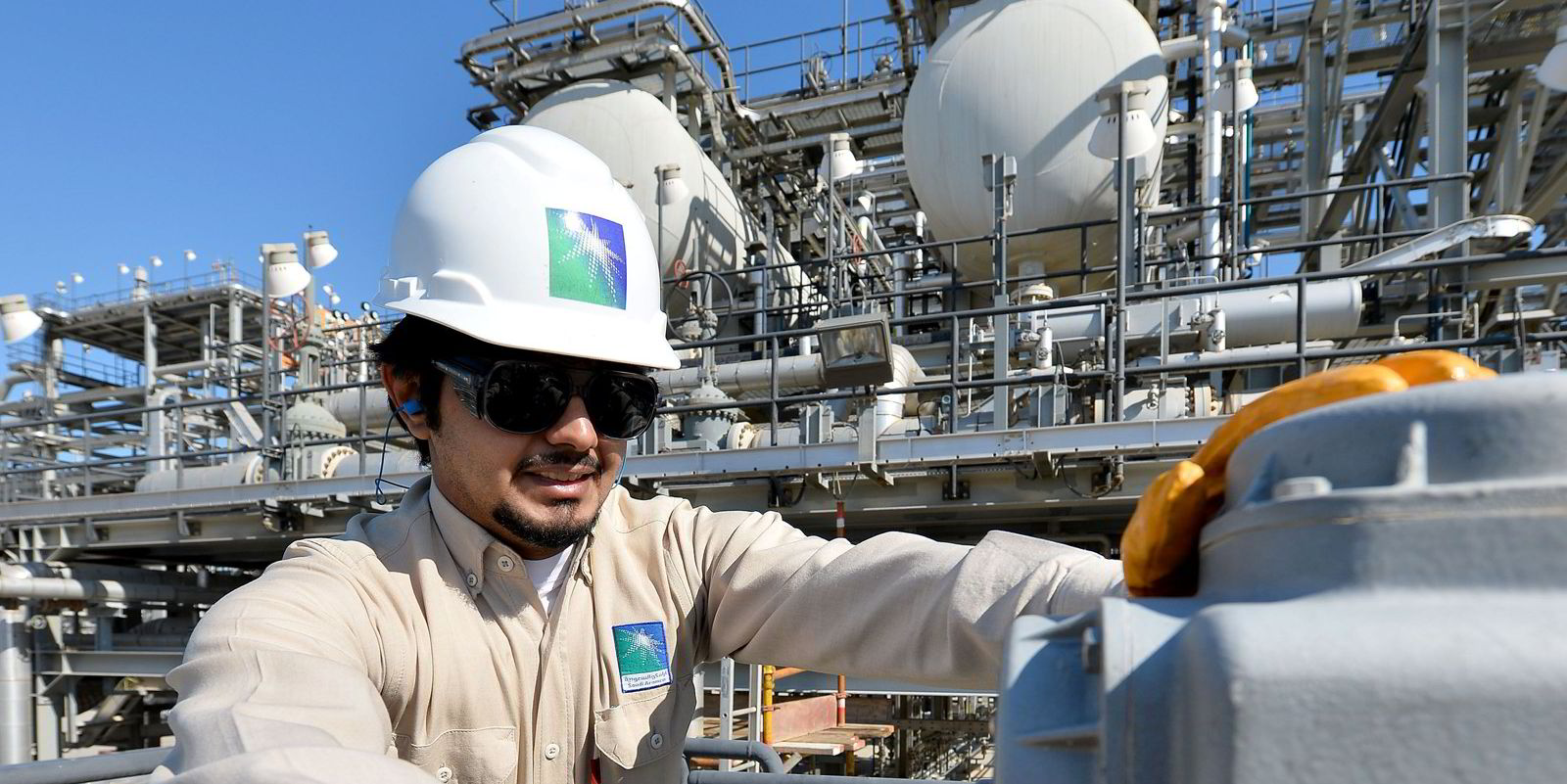 Саудовская аравия нефть в год. Нефтяная компания в Саудовской Аравии Aramco. Нефтеперерабатывающий завод в Саудовской Аравии. Нефтяные компании Саудовской Аравии. Компании Saudi Aramco Амин Нассер.