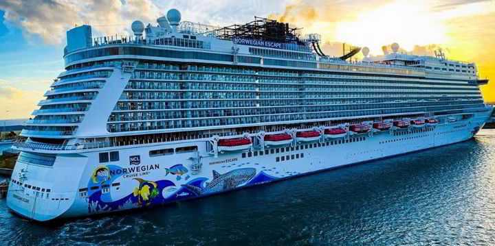 Norwegian Escape sustains damage in Dominican Republic grounding ...