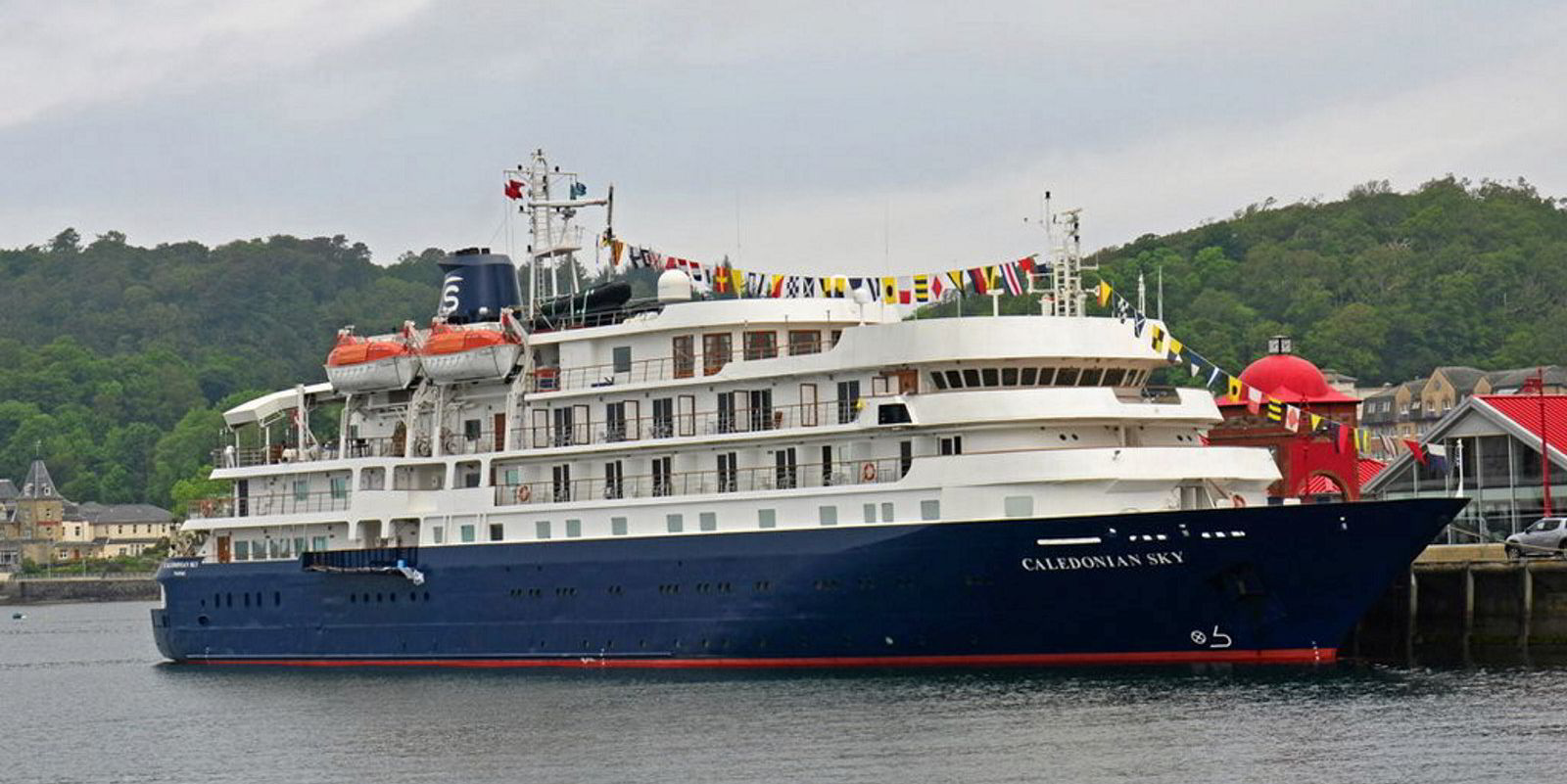 who owns caledonian sky cruise ship