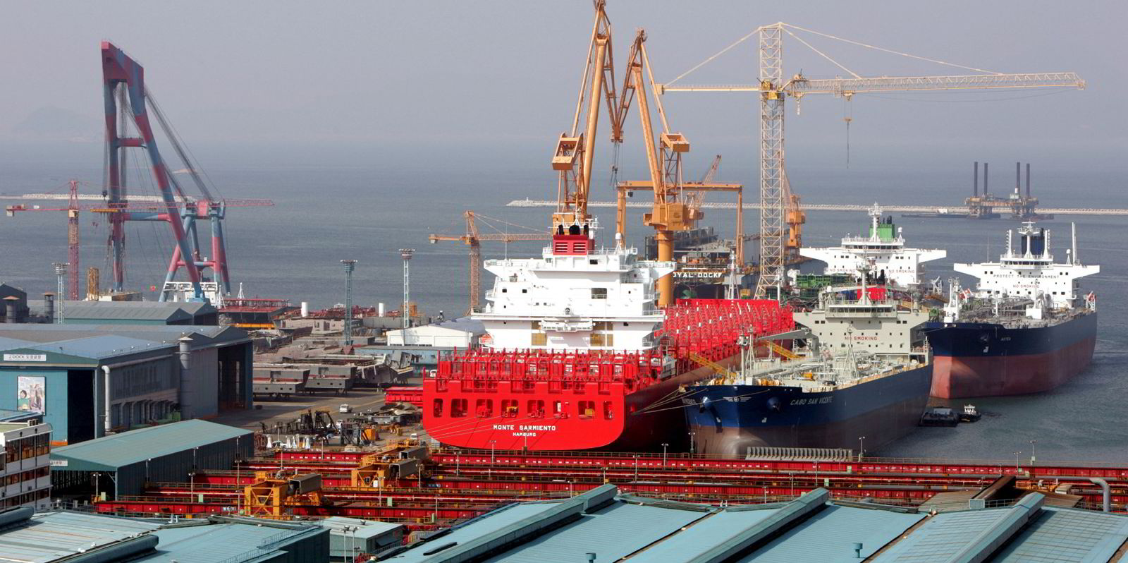 DSME Pencils In Swathe Of LNG-fuelled VLCC Newbuildings | TradeWinds