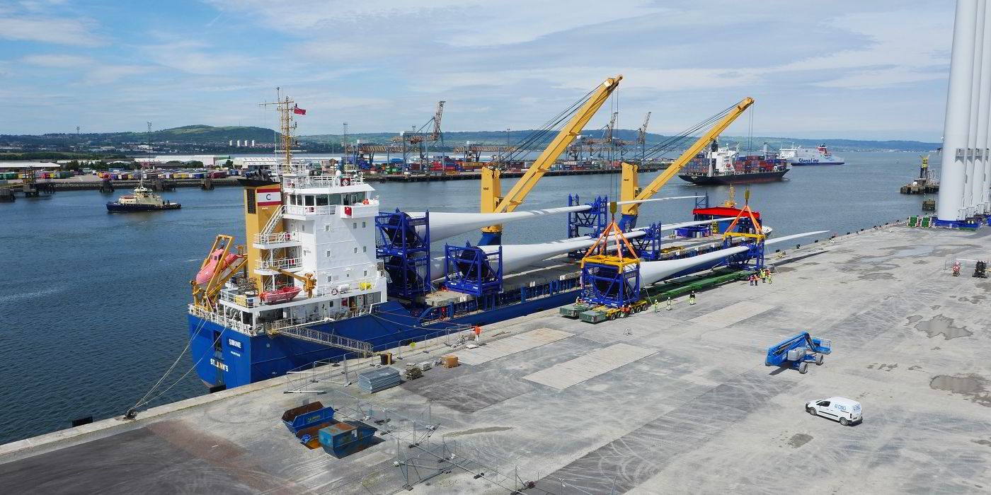 First blades for MHI Vestas' V164 en route to Burbo Bank Extension ...