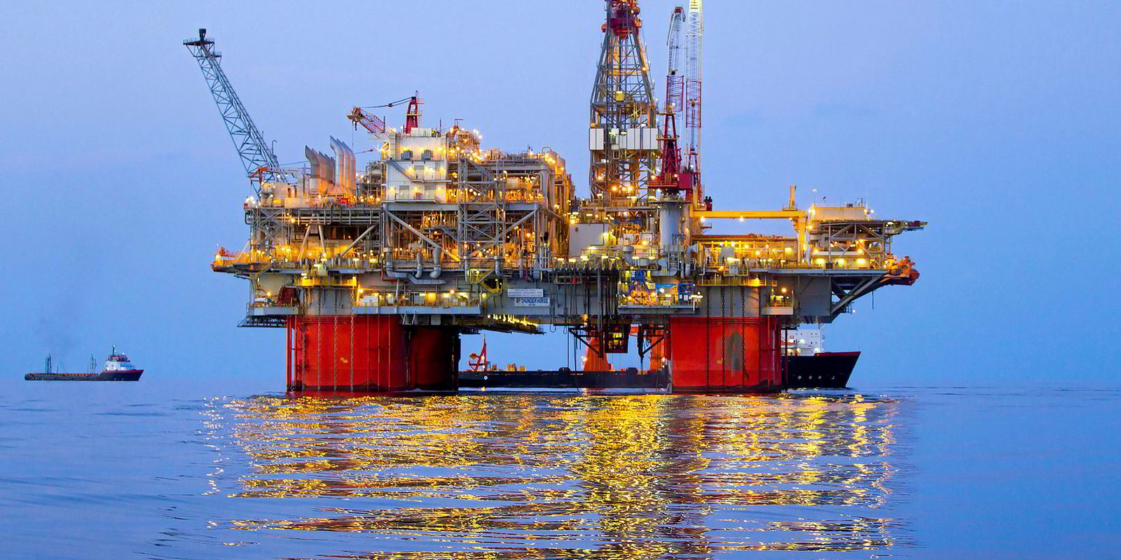 нефтяные вышки на море