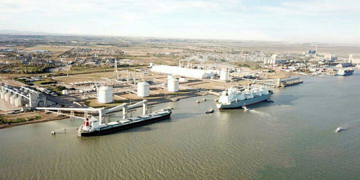 Tango FLNG starts offloading first cargo | TradeWinds