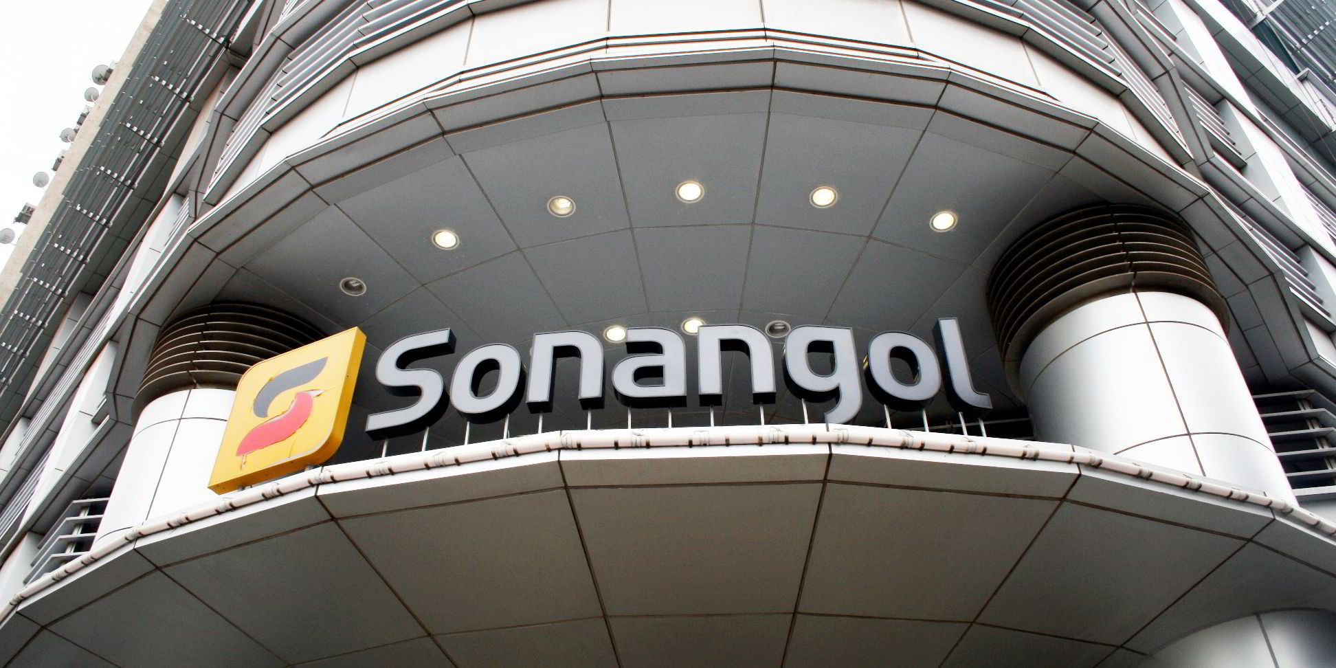 Producer Sonangol sells products tanker TradeWinds