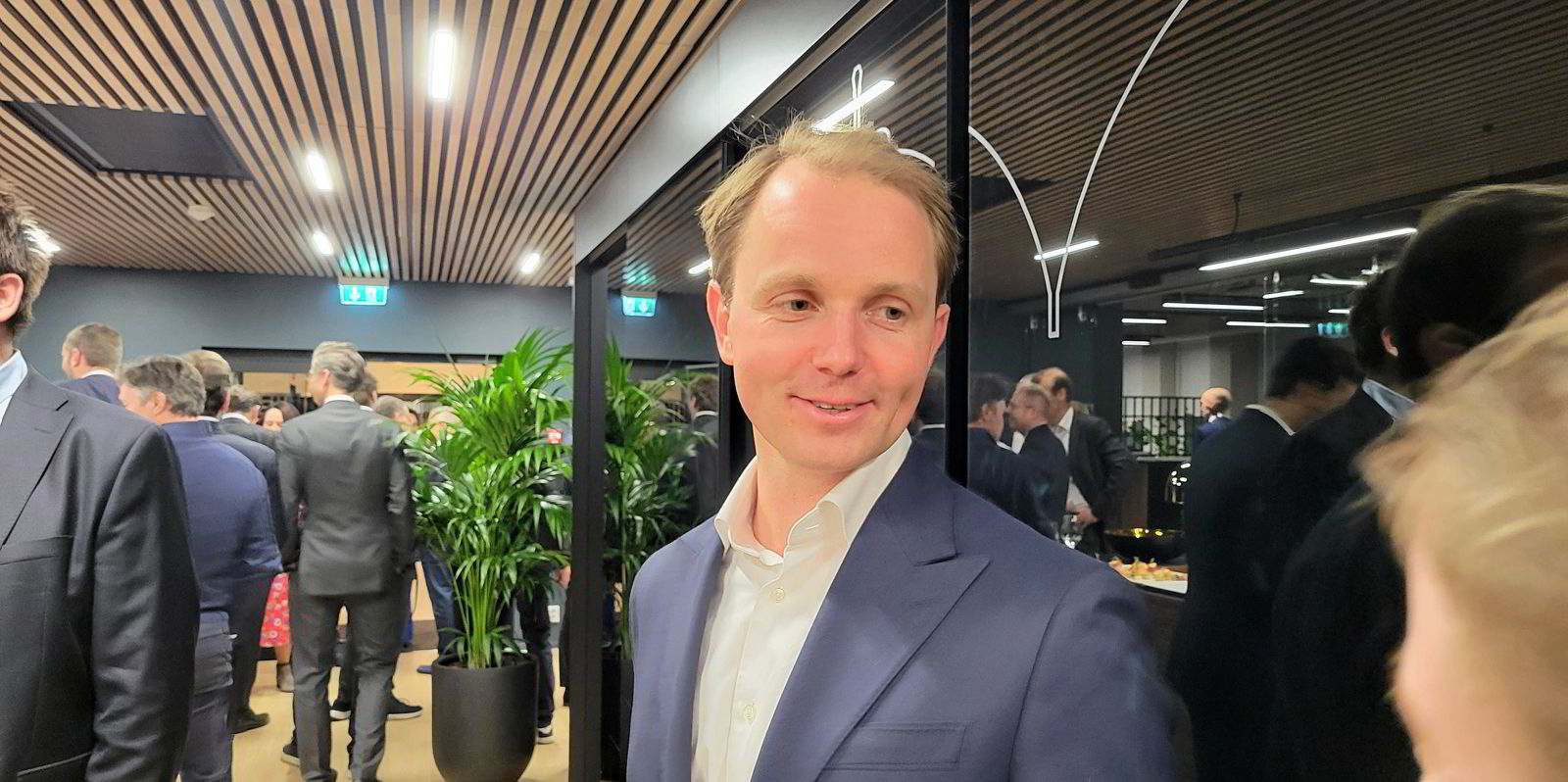 Golar in ‘detailed’ talks on three prospects for FLNG vessel ...