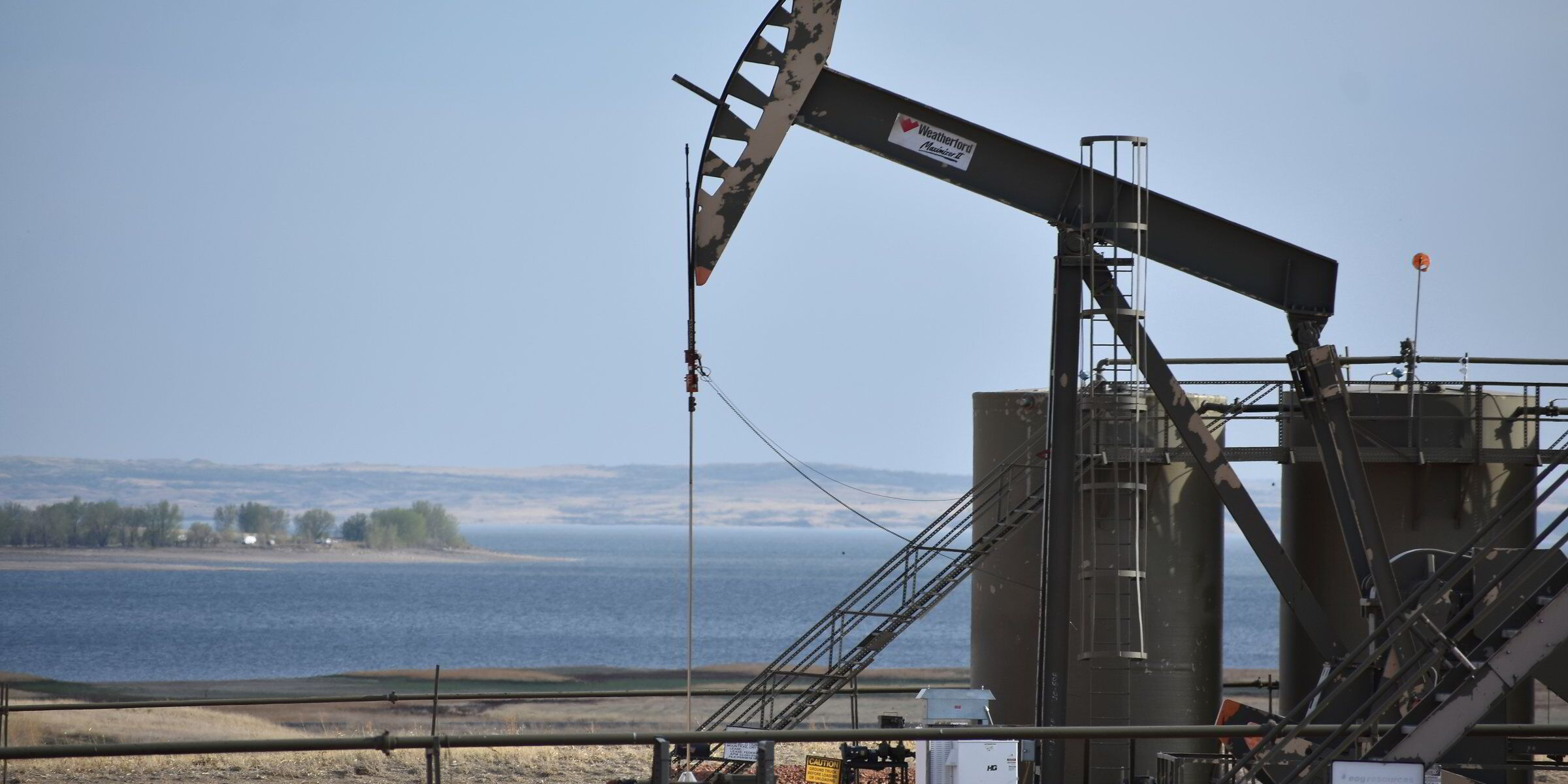US oil production hits record as global stockpiles continue to build