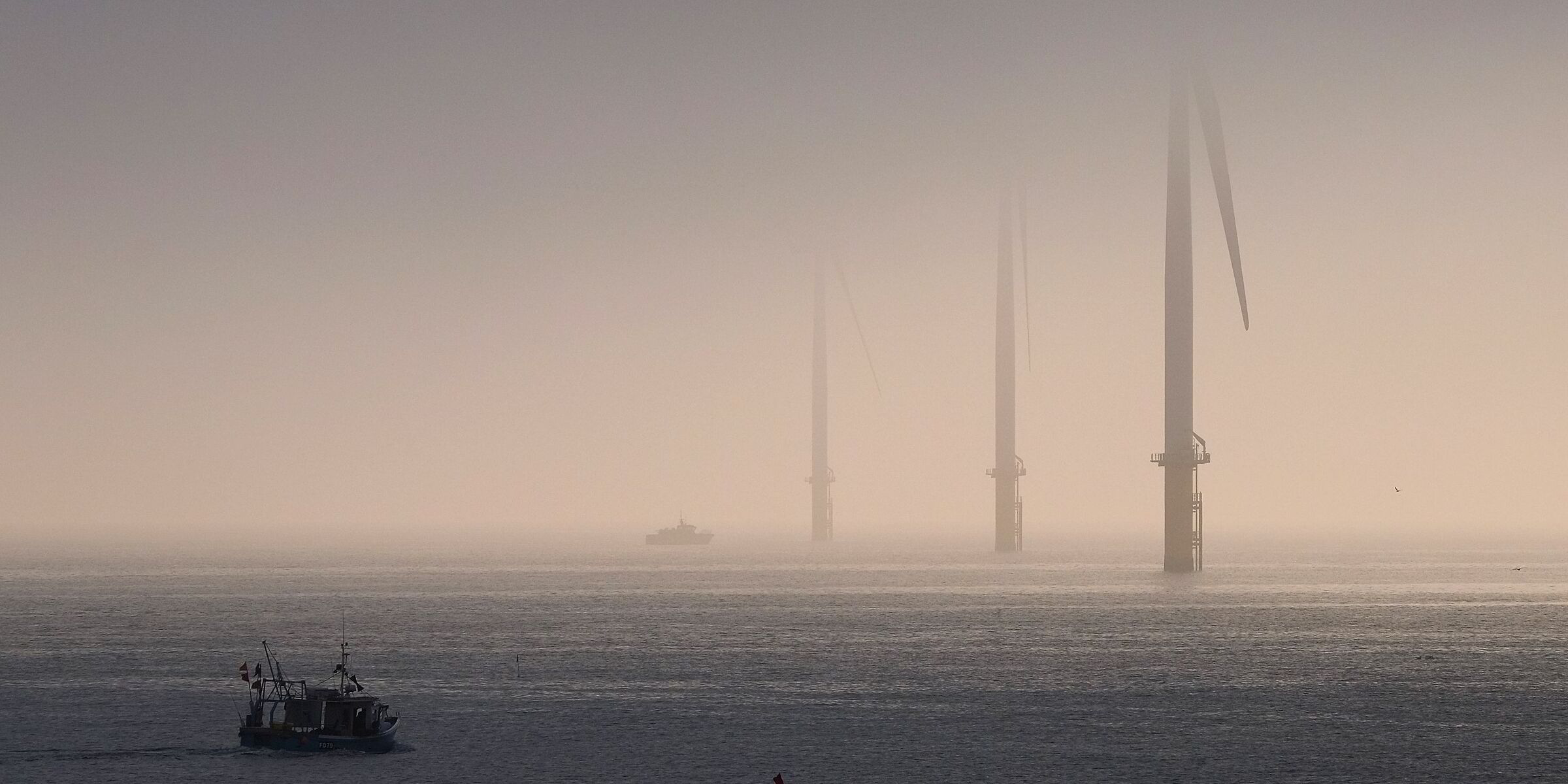 Vessel in deadly sinking after wind turbine collision 'failed to keep lookout'