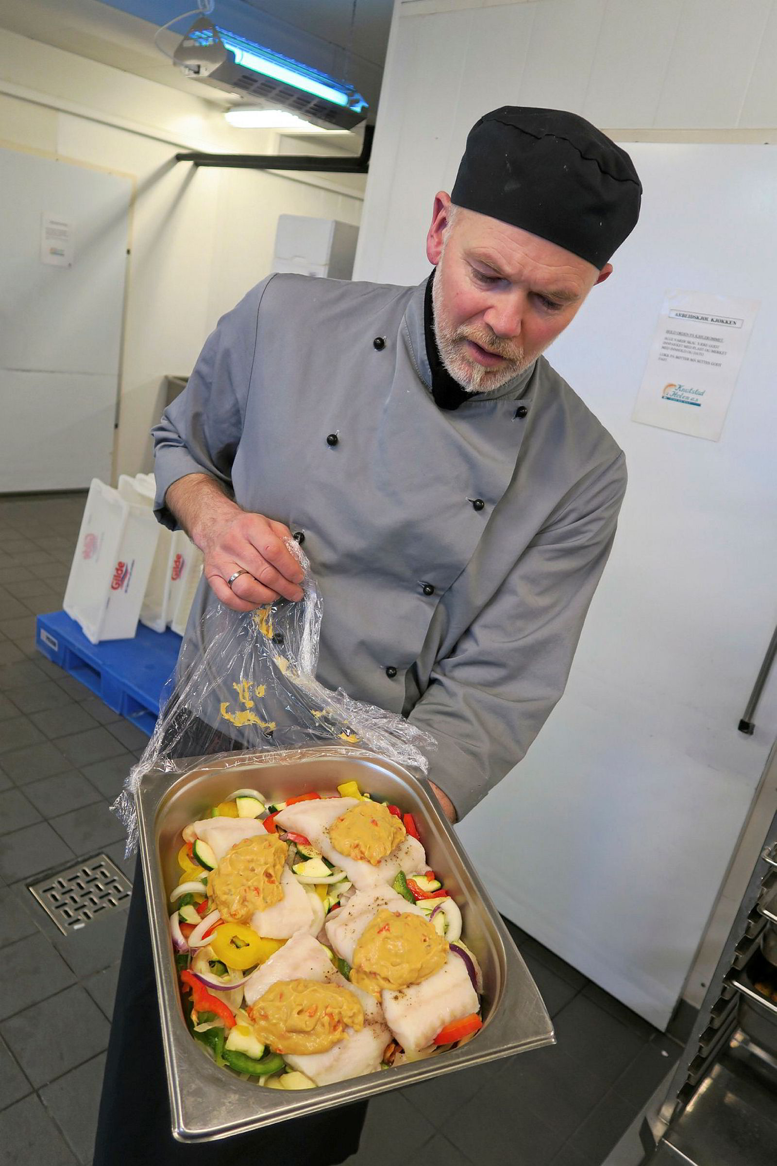 Kjetil Holen driver landets beste fiskebutikk midt i potetlandet ...