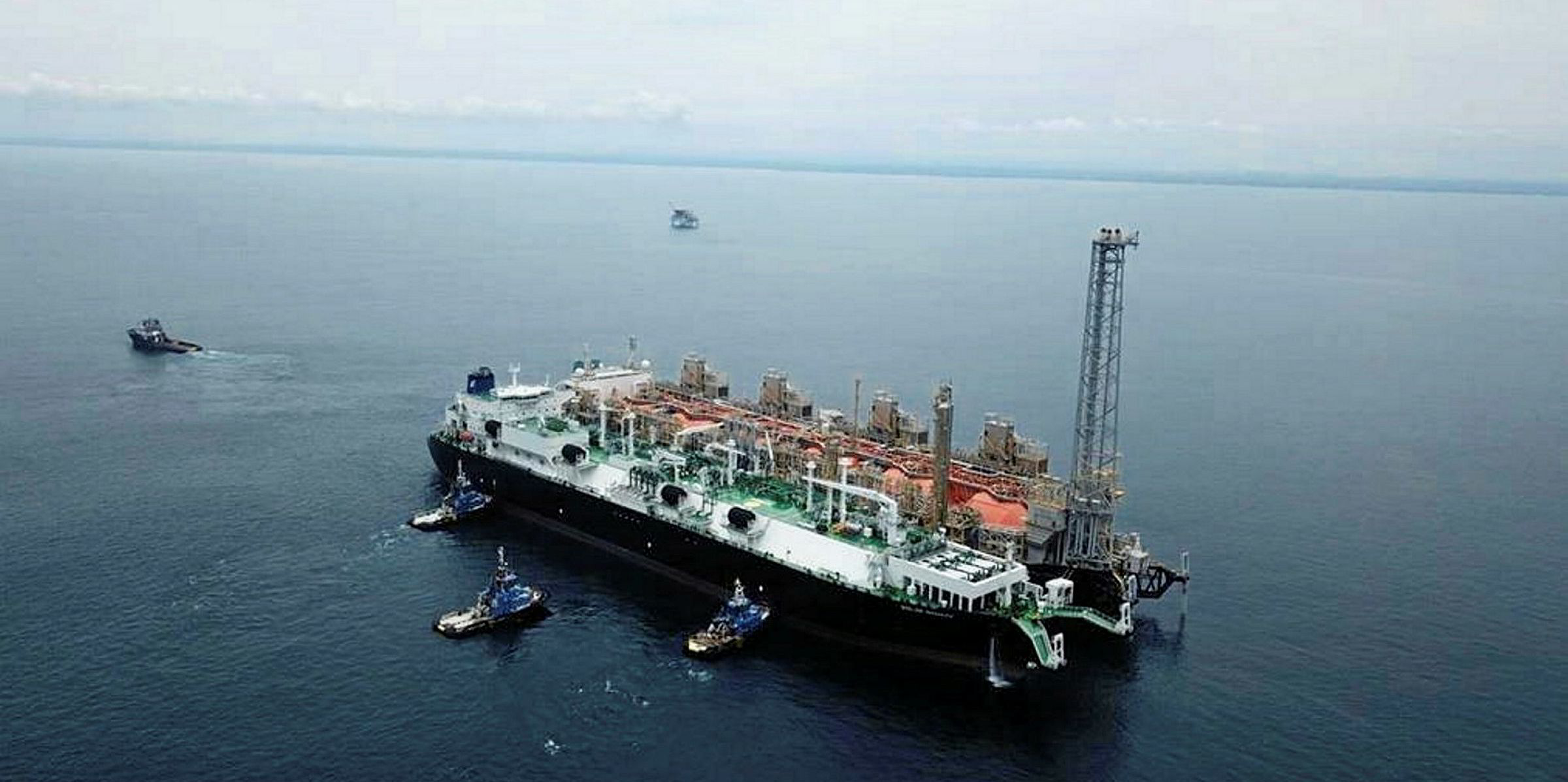 Golar FSRU And FLNG Units Hook Up Off Cameroon | TradeWinds