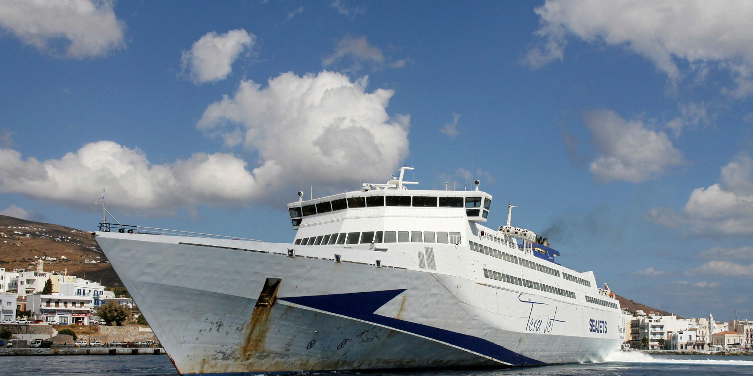 Greek ferry crews hailed as heroes TradeWinds