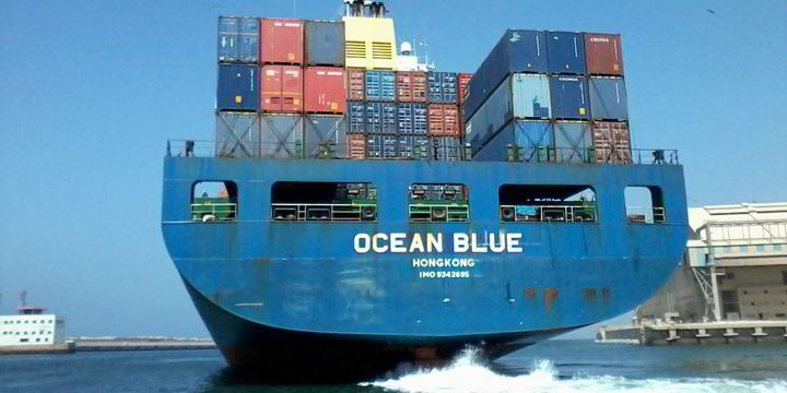 Transfar takes traditional panamax container ships for $200,000 per day ...