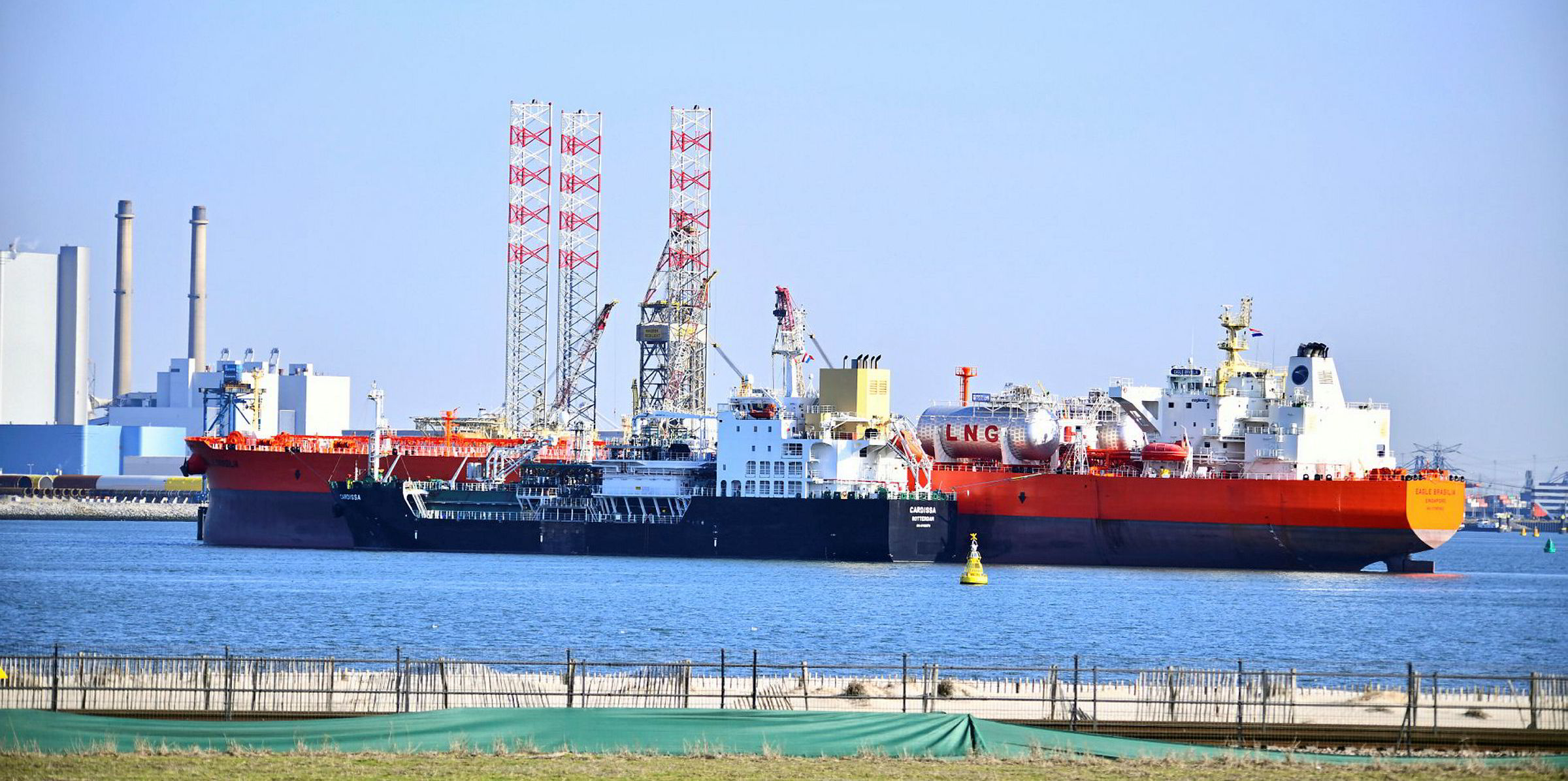 AET’s dual-fuelled aframax bunkers first LNG in Rotterdam | TradeWinds