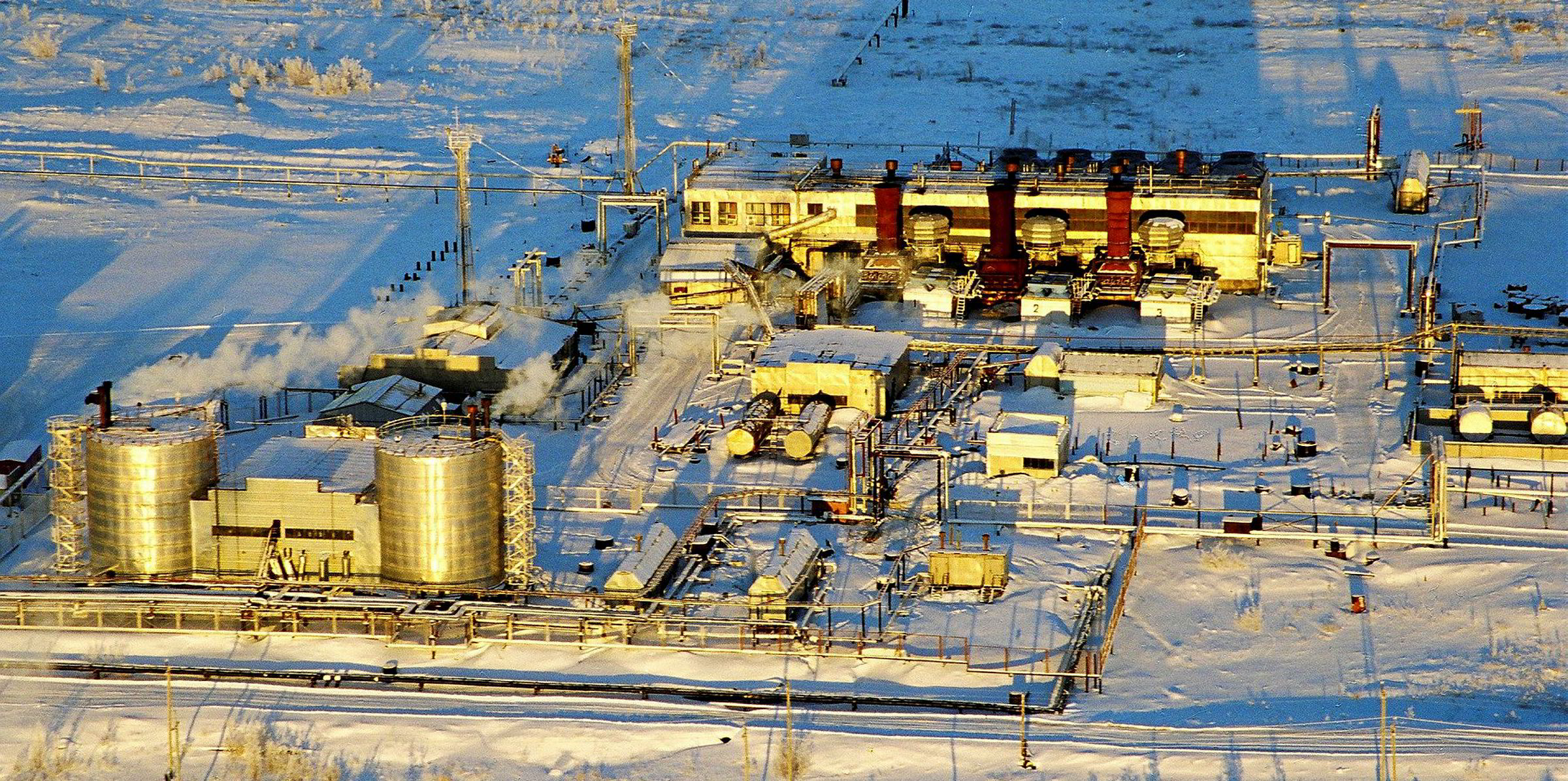 Промышленность севера. Медвежье нефтегазоконденсатное месторождение. Газпром Медвежье месторождение. Надым Медвежье месторождение. Добыча газа в Ямало-Ненецком автономном округе.