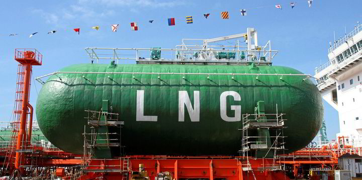 DIF and Geogas buy into five LNG newbuildings for French charters