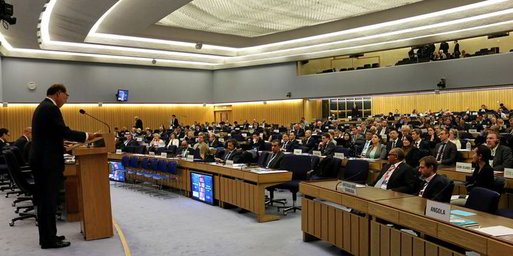 Clean Shipping Coalition calls on IMO to drop LNG from global warming reduction strategy - TradeWinds