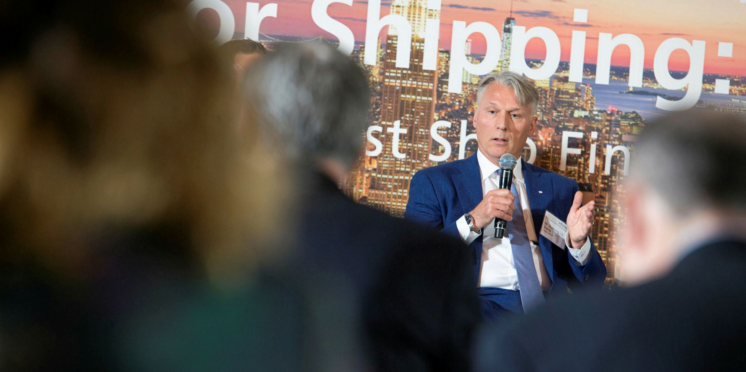 Hoegh Holdings takes more of Hoegh LNG Partners TradeWinds