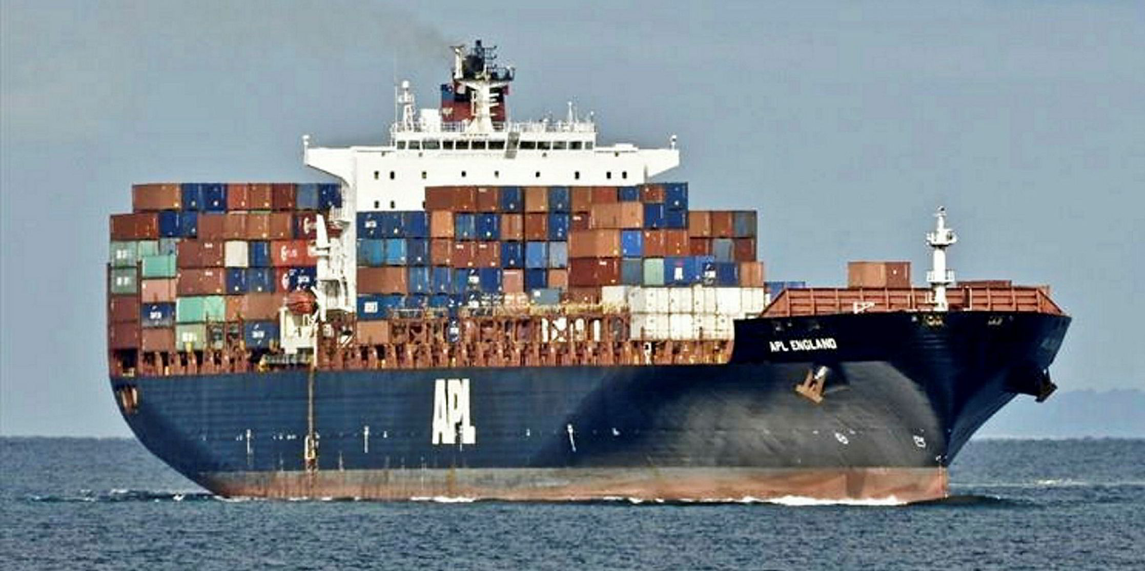 APL boxship loses 40 containers in heavy seas off Sydney TradeWinds