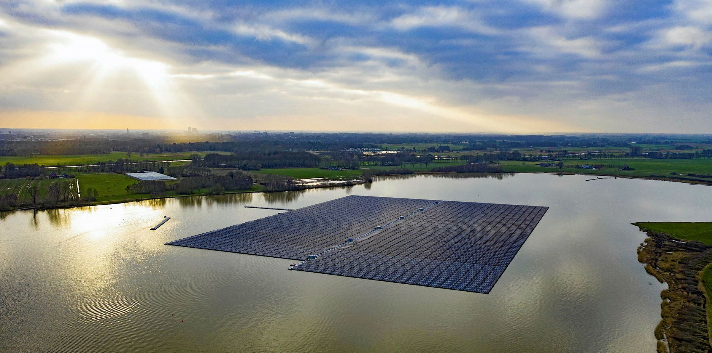 Floating solar going global with 10GW more by 2025: Fitch | Recharge