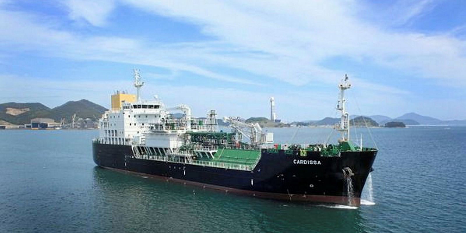 shell-lng-bunker-tanker-heads-for-new-home-port-tradewinds