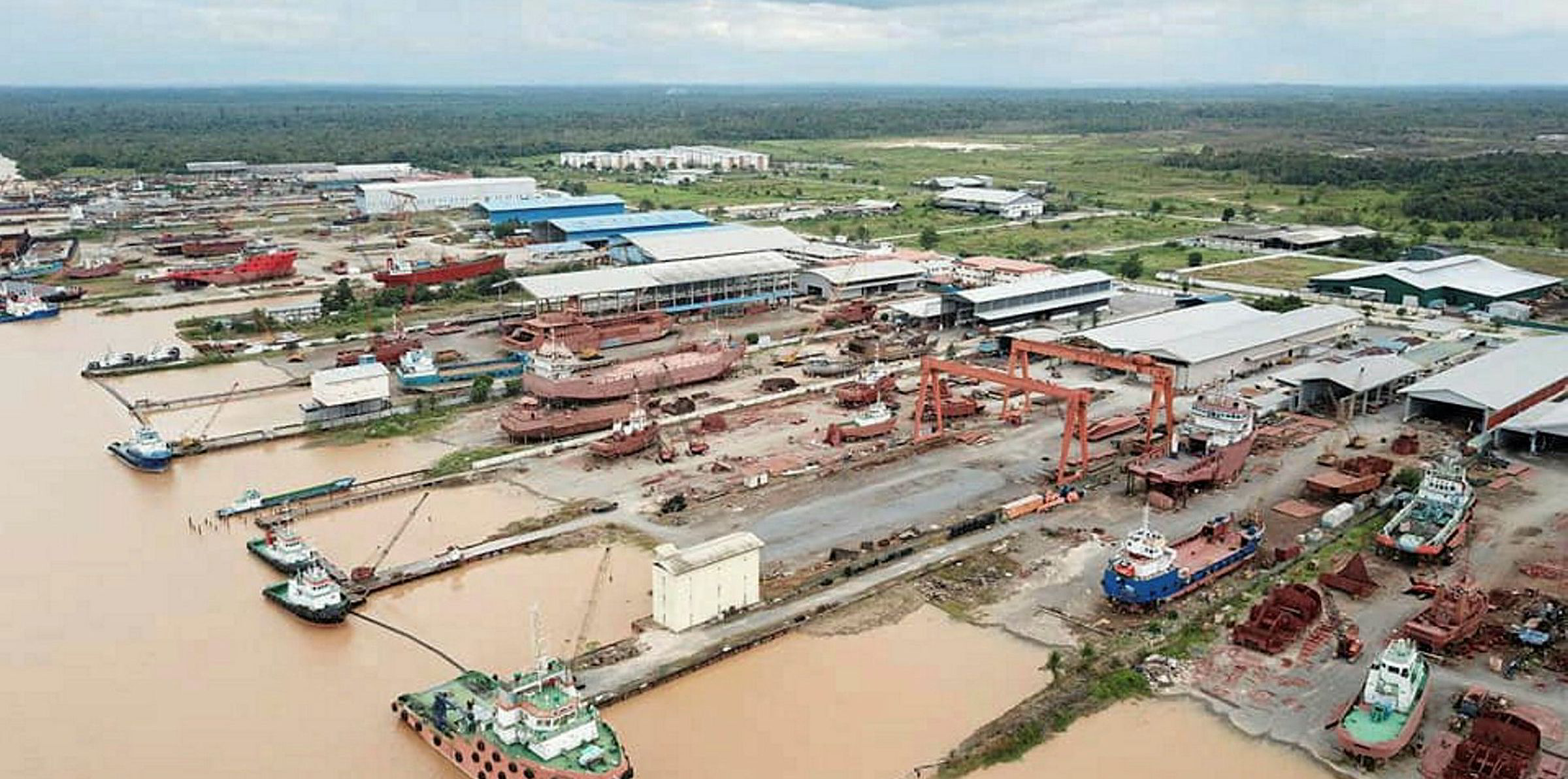 shipyard-worker-dies-after-scarf-becomes-trapped-in-grinder-tradewinds