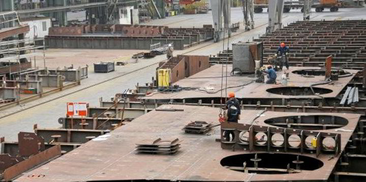 German auctioneer selling off machinery from collapsed La Naval yard - Vimarsana News