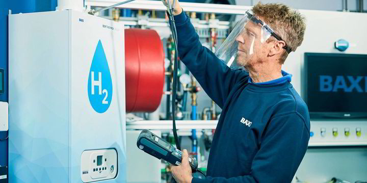Why using clean hydrogen for heating will be too difficult, expensive and  inefficient: report | Recharge
