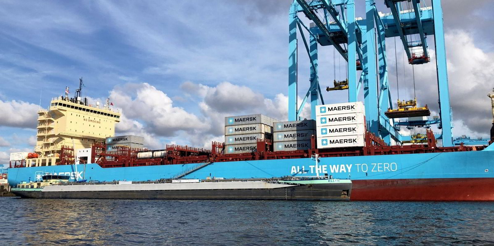 Cheaper Singapore bunkers hurt Rotterdam fuel sales in 2023 | TradeWinds