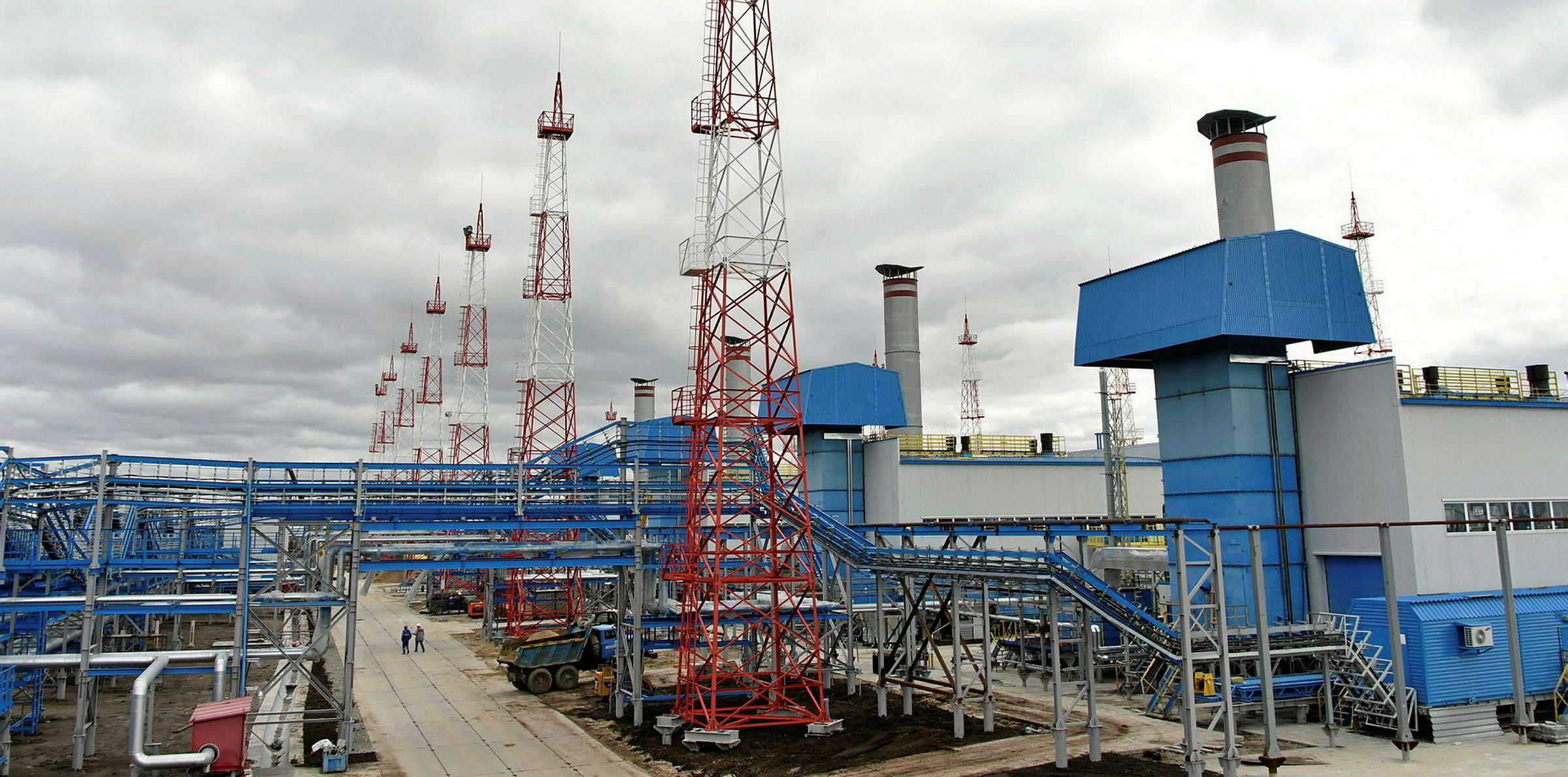 Gazprom Neft Kicks Off Oil Production At Two Gas Fields In Russia ...